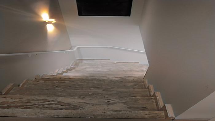 Escada - Mármore Travertino Nacional